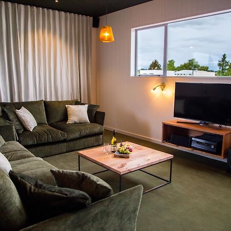 The Cinema Suites Te Anau Kültér fotó