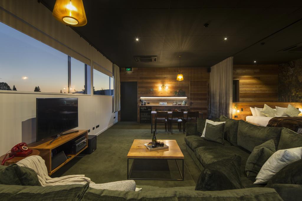 The Cinema Suites Te Anau Kültér fotó