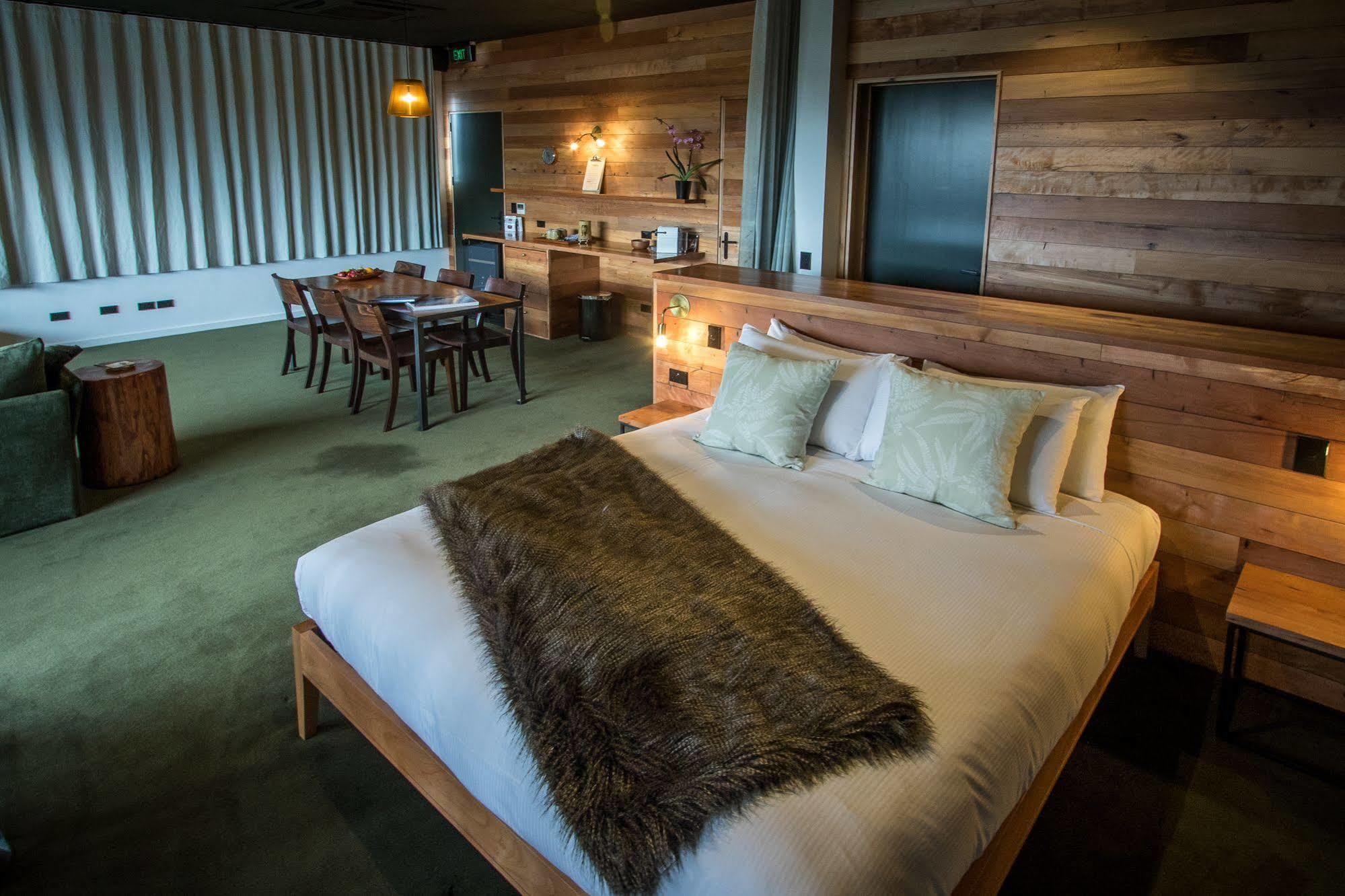 The Cinema Suites Te Anau Kültér fotó